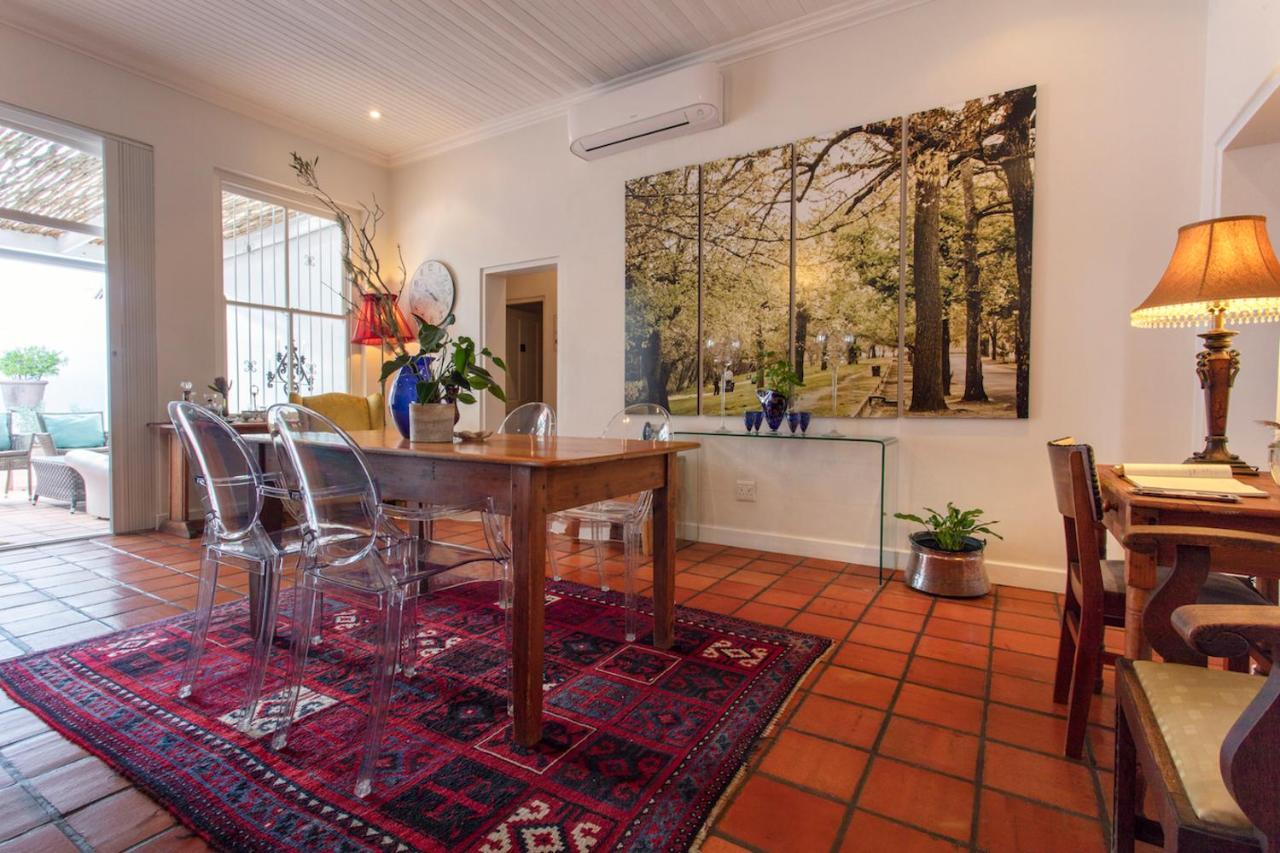 22 Die Laan Guest House Stellenbosch Bagian luar foto
